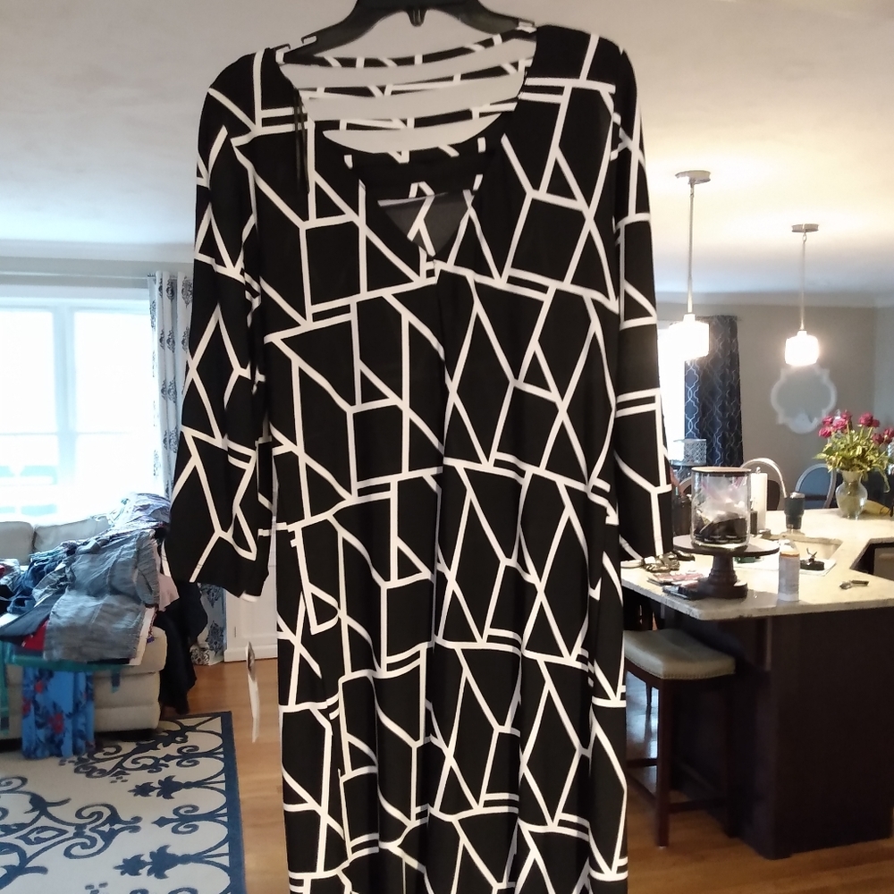 Dress - Picture 2 of 2